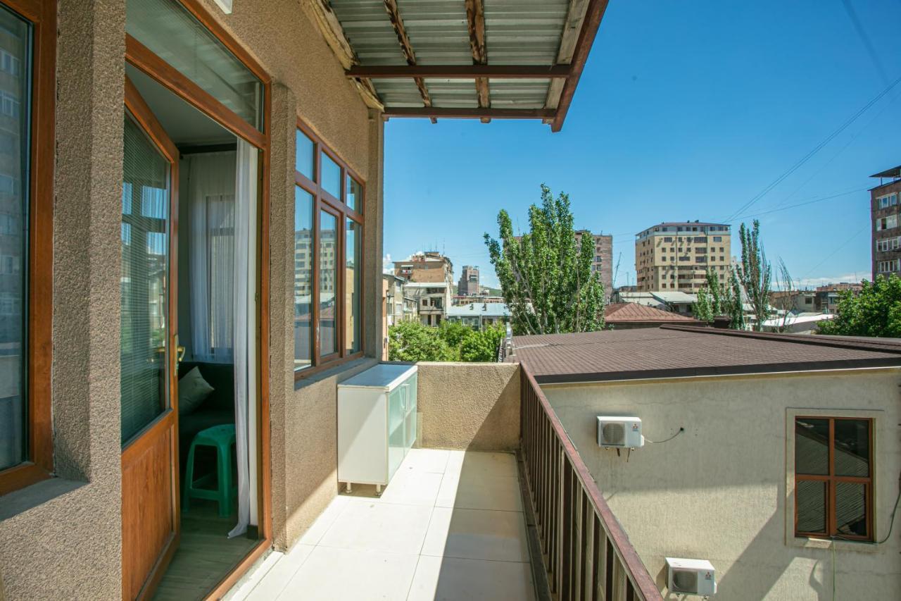 Luxe Apartment In Center Yerevan Exterior photo