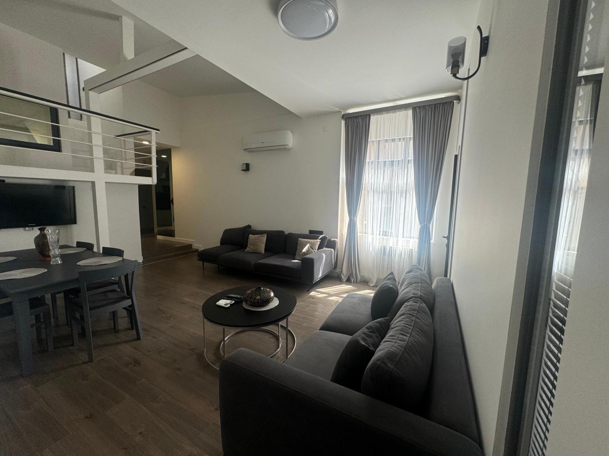 Luxe Apartment In Center Yerevan Exterior photo