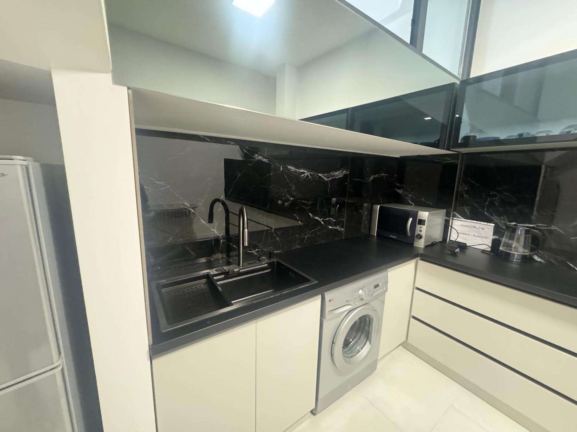 Luxe Apartment In Center Yerevan Exterior photo
